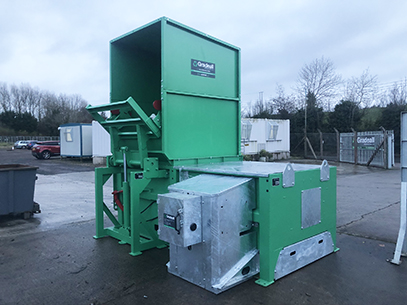 Static waste compactor Gradeall G90 with bin lift