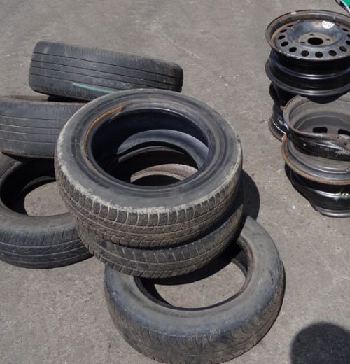 Old car tyres | Gradeall Tyre Rim Separator