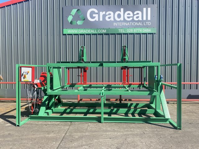 Gradeall Pallet Inverter stationary and ready for operation outside the facility